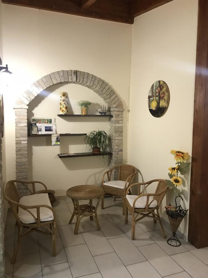 Hostal Lo Scacciapensieri Francavilla Al Mare Exterior foto